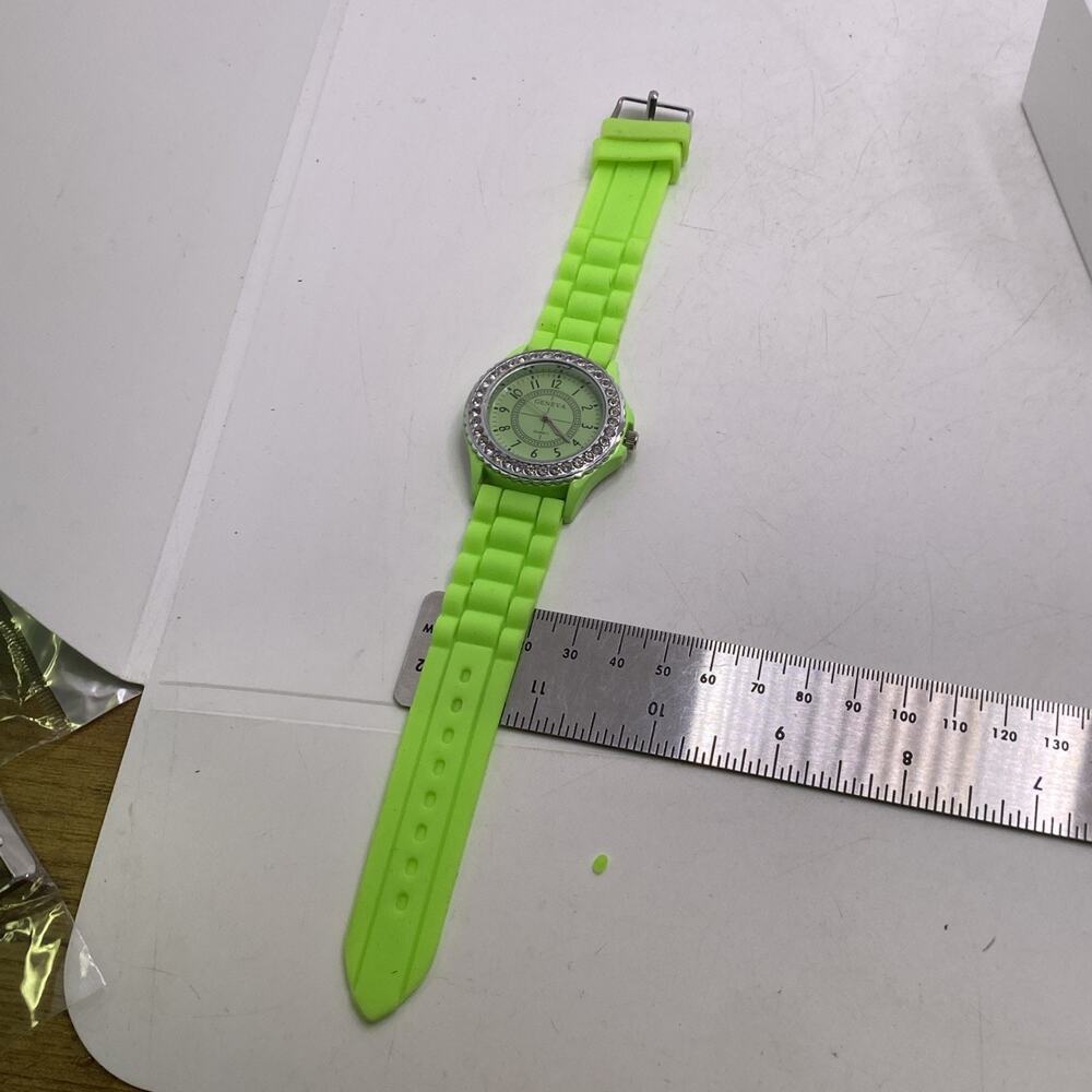 Geneva Womens Green Rubber Wrist Wrap Watch Quartz New Battery - Picture 5 of 6